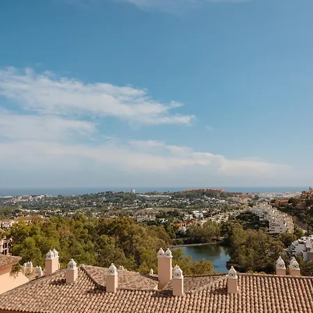 Apartamento Penthouse With Sea Views In Nueva Andalucia Marbella