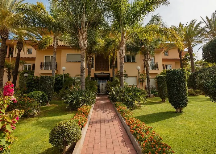 Penthouse With Sea Views In Nueva Andalucia 아파트 마르베야