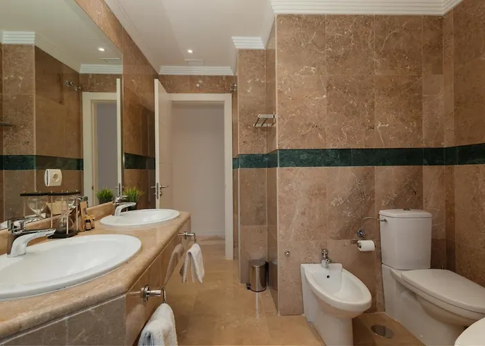 아파트 Penthouse With Sea Views In Nueva Andalucia 마르베야