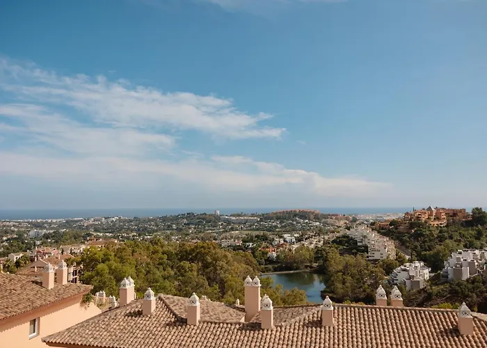 아파트 Penthouse With Sea Views In Nueva Andalucia 마르베야