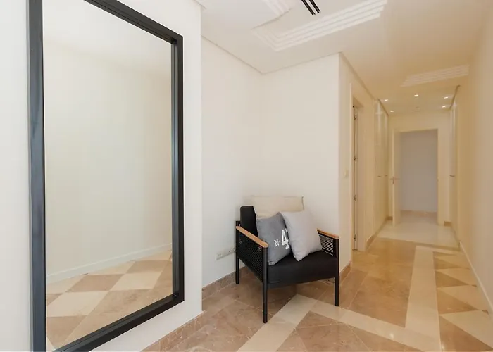 Penthouse With Sea Views In Nueva Andalucia 아파트 *