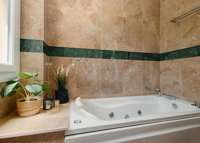 Penthouse With Sea Views In Nueva Andalucia 마르베야