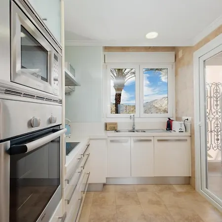 Apartment Penthouse With Sea Views In Nueva Andalucia *