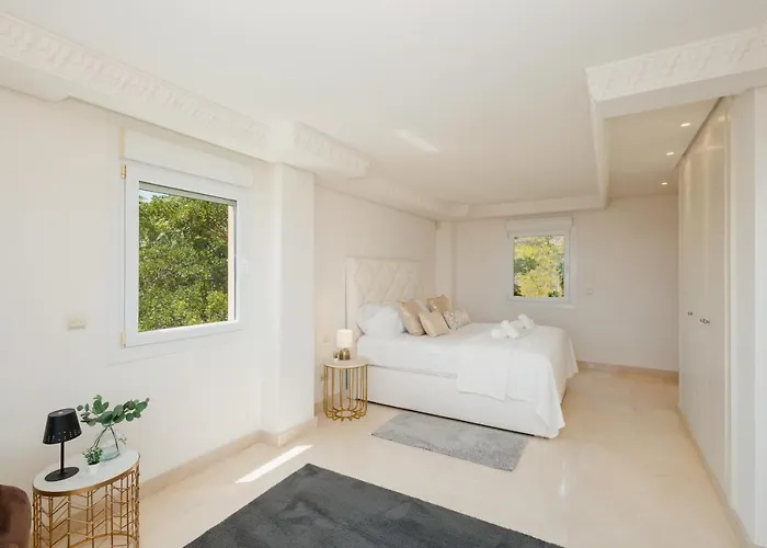 Apartament Penthouse With Sea Views In Nueva Andalucia Marbella