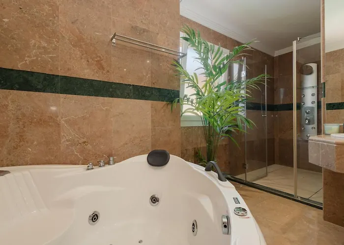 Apartament Penthouse With Sea Views In Nueva Andalucia Marbella