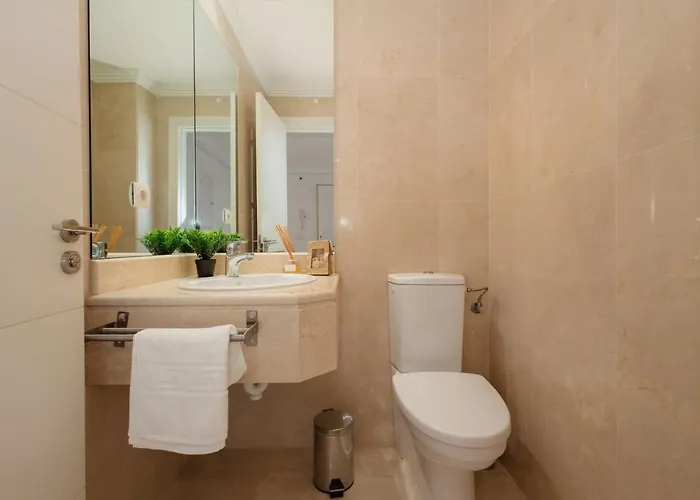 Penthouse With Sea Views In Nueva Andalucia アパート