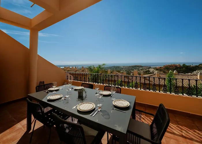 アパート Penthouse With Sea Views In Nueva Andalucia マルベーリャ