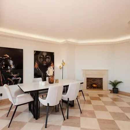 Penthouse With Sea Views In Nueva Andalucia *