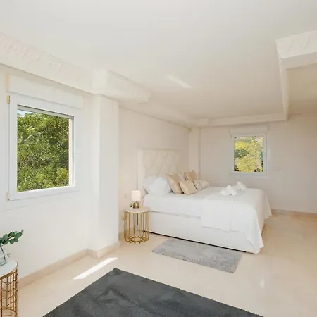 Apartament Penthouse With Sea Views In Nueva Andalucia Marbella