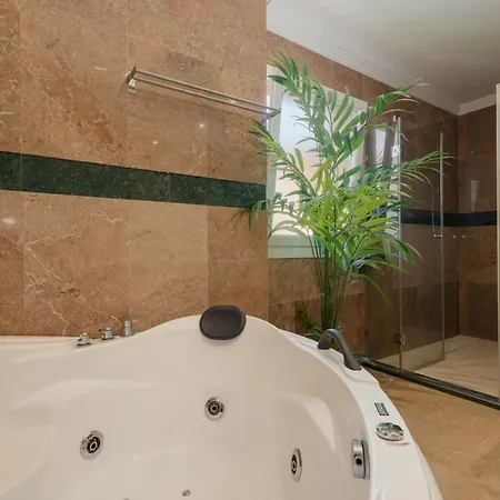 Appartement Penthouse With Sea Views In Nueva Andalucia Marbellac