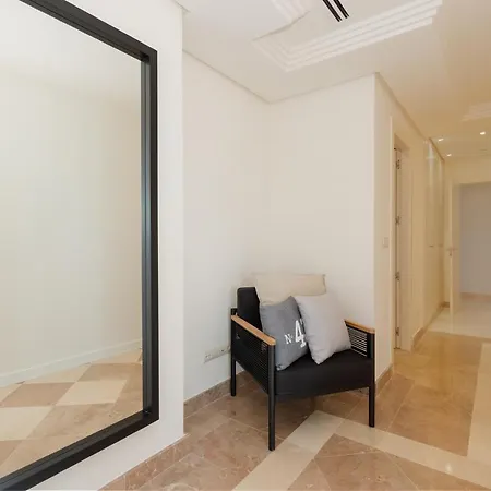 Penthouse With Sea Views In Nueva Andalucia Appartement *