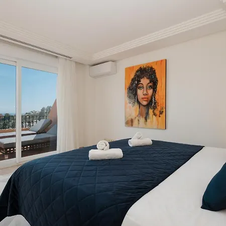 Penthouse With Sea Views In Nueva Andalucia * Marbella