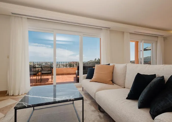 Penthouse With Sea Views In Nueva Andalucia Appartement Marbellac